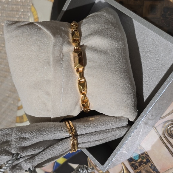 Micheal Kors Rose Gold Cuff & Ring Set - Picture 6 of 7